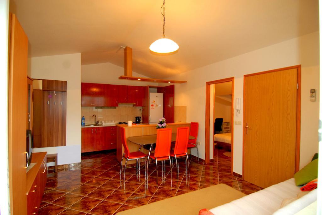 Guesthouse Konti Rijeka Kamer foto